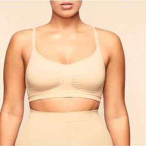 SKIMS shape-wear Bralette